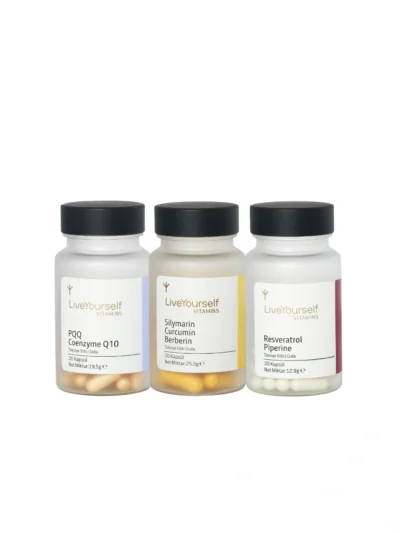 Power Cleaning Set – LiveYourself markasına ait PQQ Coenzyme Q10, Silymarin Curcumin Berberin ve Resveratrol Piperine 3’lü takviye edici gıda şişeleri beyaz arka plan üzerinde